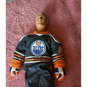 Vintage Wayne Gretzky Hasbro Starting lineup 12 inch tall figure. 1993 edition